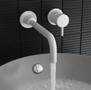 Crosswater MPRO Bath Spout Matt White detail view - Image 2