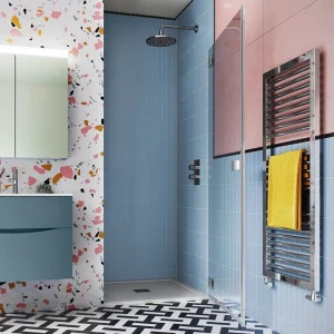 Crosswater Design 8 Hinged Door 1200 Silver detail view - Image 2