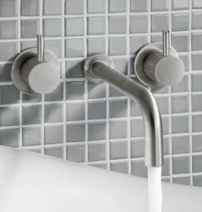 Crosswater Mpro Bath Spout Stainless detail view - Image 2