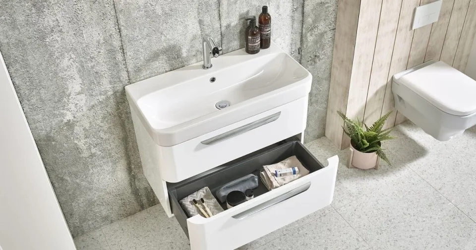Roper Rhodes 800mm System Ceramic Basin detail view - Image 3