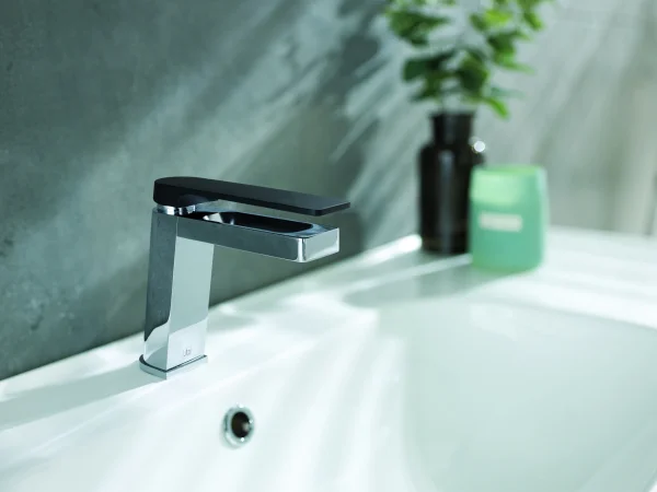 Just Taps Axel Single Lever Basin Mixer Matt Black Handle Chrome