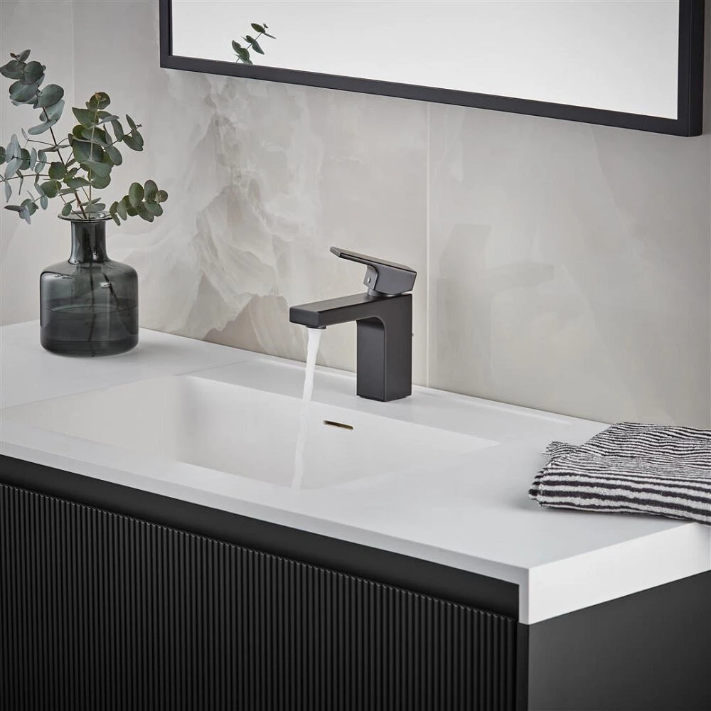 Hansgrohe Vernis Shape Manual Mixers 397 X 196 X 70mm Black - Matt