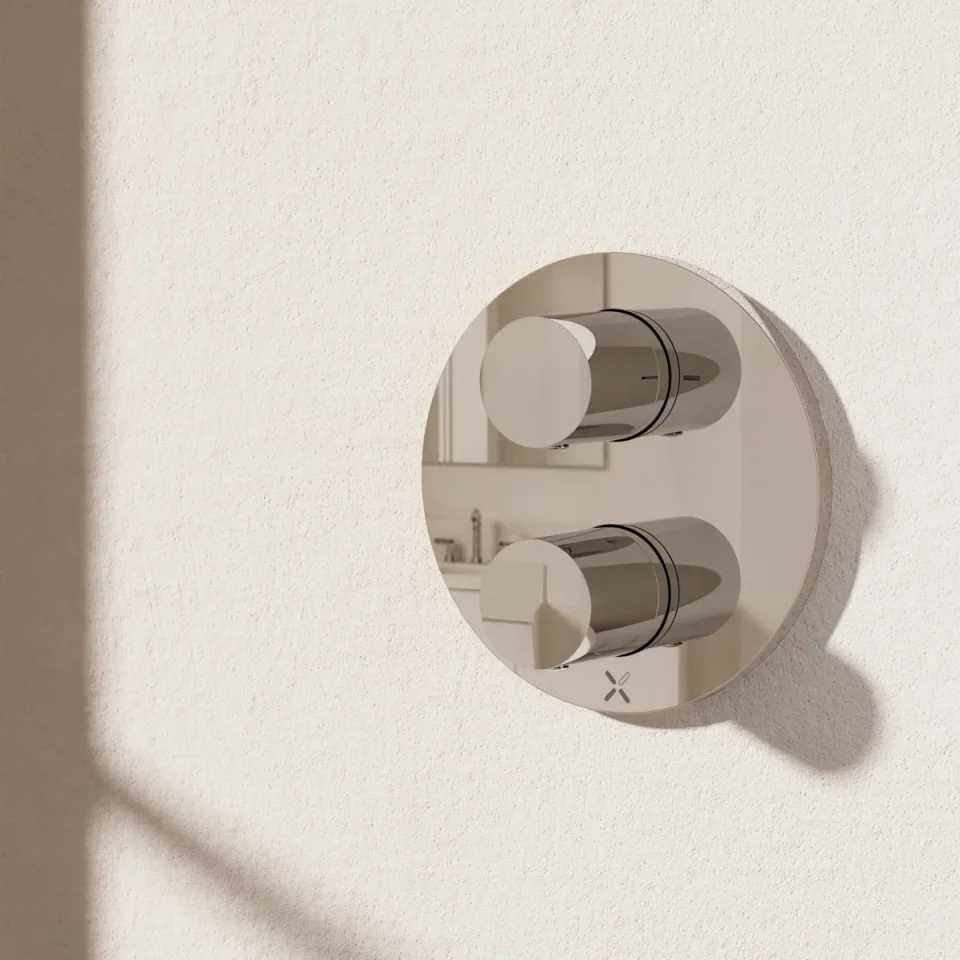 Crosswater Crossbox Lazo 3 Outlet Trim & Levers Chrome detail view - Image 3