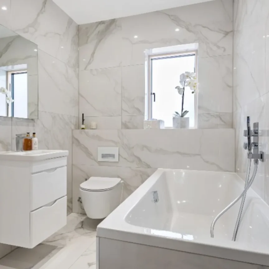 Saneux Stetson 1700x700mm Bath Double Ended & Bath Legs detail view - Image 3