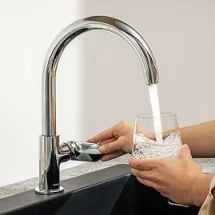 Hansgrohe Vernis Blend M35 Single Lever Kitchen Mixer 210 With Swivel Spout Chrome product image - Image 1