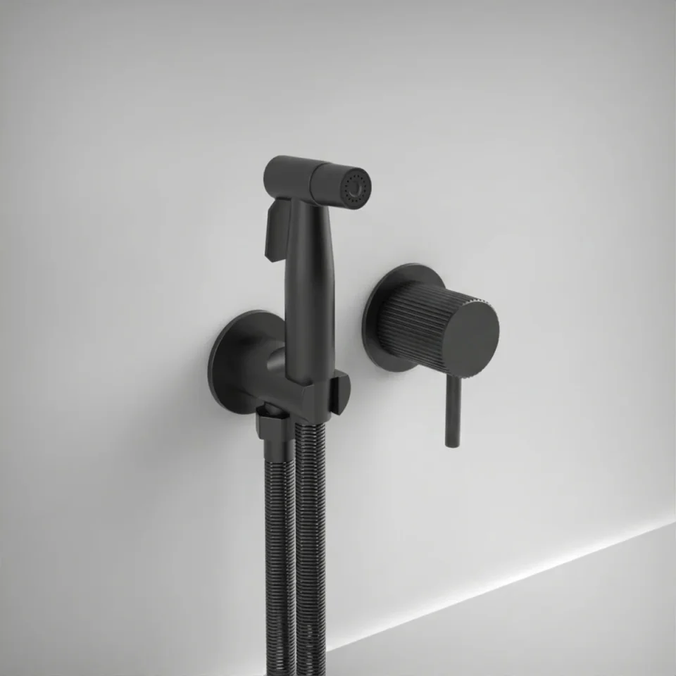 Ava Fluted Douche Kit W/ Flanges 3.0 - Brushed Black product image - Image 1