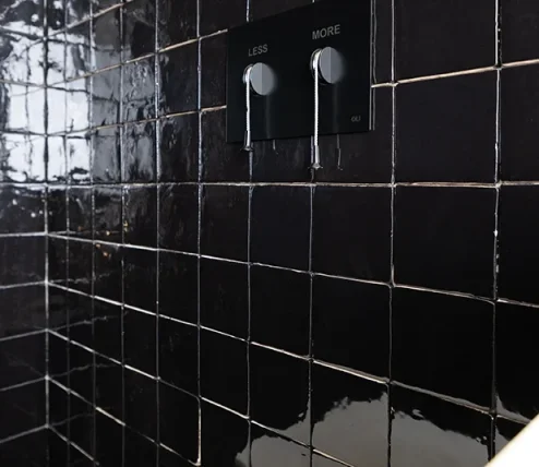 Oli Less Is More Flush Plate Black Mechanical TD detail view - Image 5