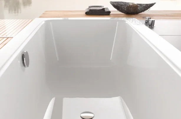 Bette One Double Ended Bath with Overflow White (Feet Included) - Image 4