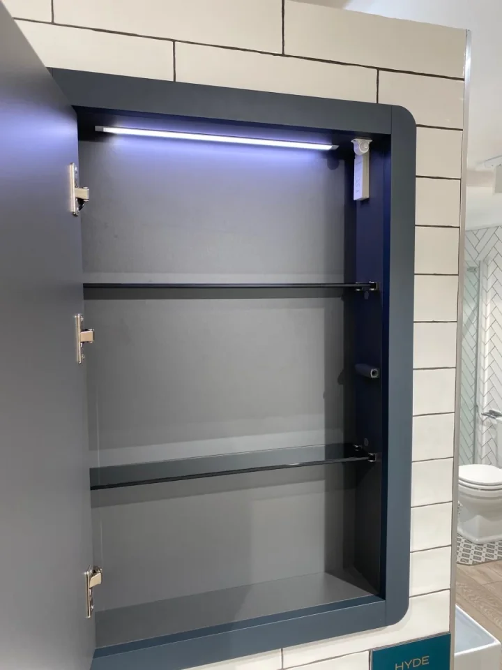 Saneux Hyde 55cm Recessed Mirror Cabinet Matte White (Left or Right Hand Available) - Image 3